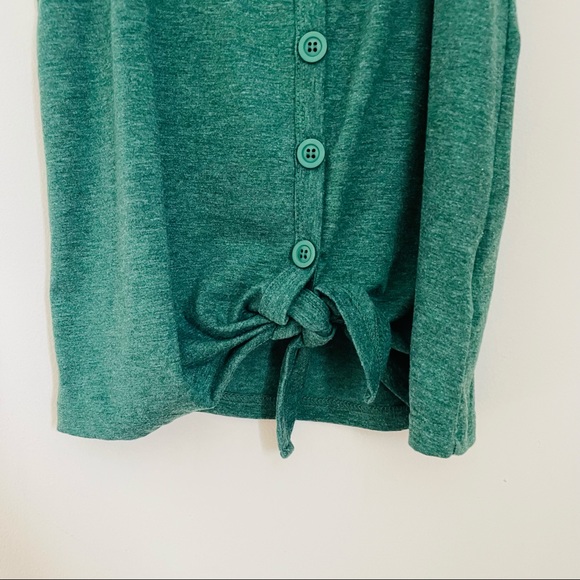 Green Tie Front Button Down Tank Top - Picture 5 of 13